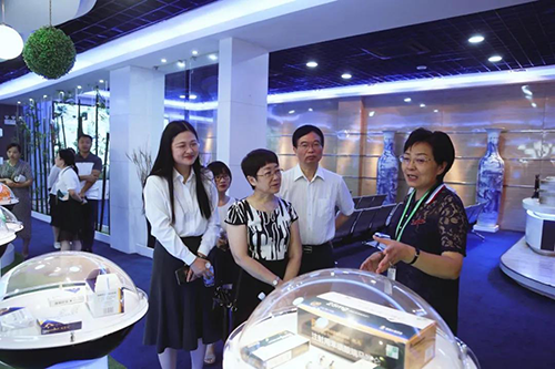 宜昌人福与BJL平台举行研发战略相助交流会