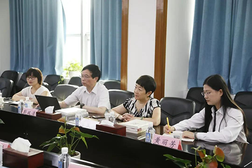 BJL平台临床前研究副总裁兼机构认真人彭双清教授，，，，，，药效部执行主任董文心，，，，，，药代安评项目认真人龙娜等